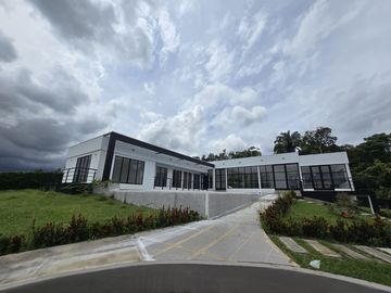 VENDO O PERMUTO CASA QUINTA CAMPESTRE PARA ESTRENAR EN LA MESA CUNDINAMARCA.