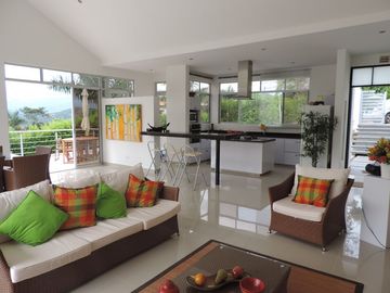 VENDO CASA EN ANAPOIMA