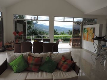 VENDO CASA EN ANAPOIMA