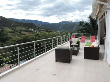 VENDO CASA EN ANAPOIMA