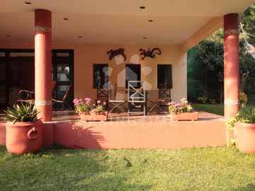 LAURELES