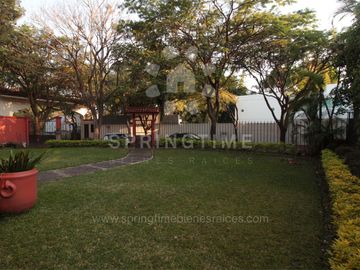 LAURELES