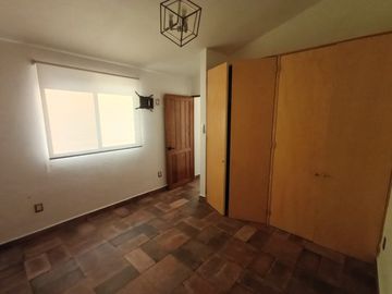 En Renta Casa En Condominio, Buena Ubicación, Alberca y Jardín