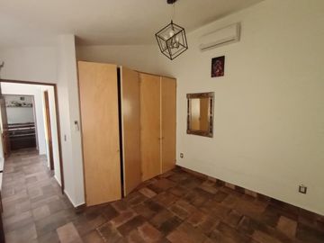 En Renta Casa En Condominio, Buena Ubicación, Alberca y Jardín