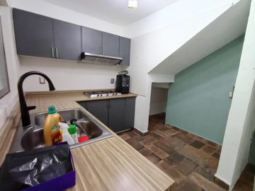 En Renta Casa En Condominio, Buena Ubicación, Alberca y Jardín