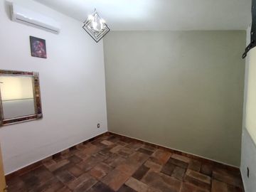 En Renta Casa En Condominio, Buena Ubicación, Alberca y Jardín