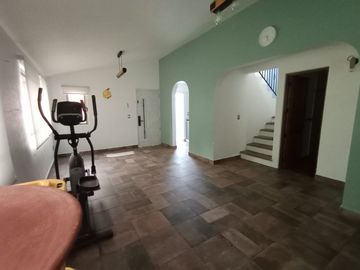 En Renta Casa En Condominio, Buena Ubicación, Alberca y Jardín