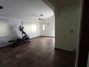 En Renta Casa En Condominio, Buena Ubicación, Alberca y Jardín
