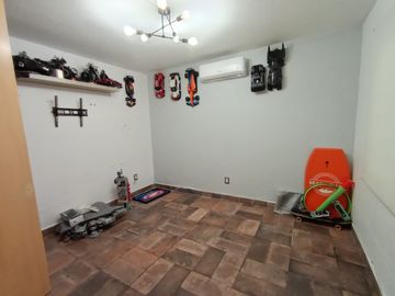 En Renta Casa En Condominio, Buena Ubicación, Alberca y Jardín