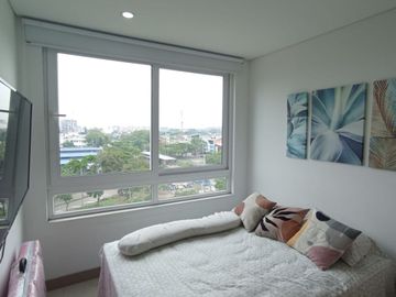 Apartamento barrio Vipasa. Piso 6 con ascensor.