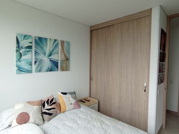 Apartamento barrio Vipasa. Piso 6 con ascensor.