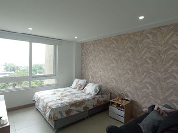 Apartamento barrio Vipasa. Piso 6 con ascensor.