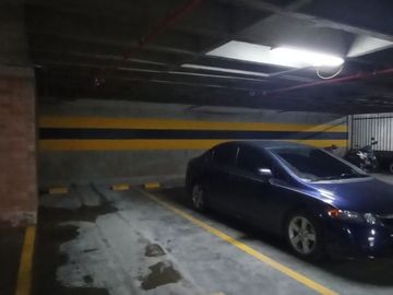 Apartamento barrio Vipasa. Piso 6 con ascensor.