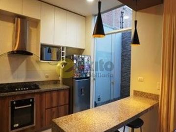 VENTA DE CASA DE TRES PISOS FRENTE A PARQUE  EN MIRAFLORES COUNTRY CLUB - PIURA