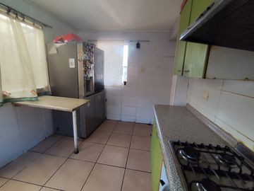 Cómoda Casa en Microbarrio (4D-3B-2E), Jardines de Santa María, Maipú.