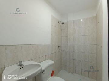 EN VENTA CASA MUCHO LOTE 1 GUAYAQUIL CERCA MALL DEL NORTE