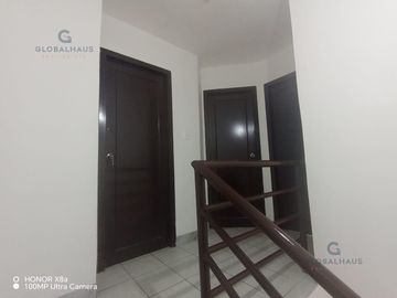 EN VENTA CASA MUCHO LOTE 1 GUAYAQUIL CERCA MALL DEL NORTE
