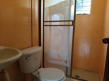 Vendo casa de 1 planta, 2 dormitorios en la Ciudadela Mariana de Jesús, Vía Durán-Yaguachi