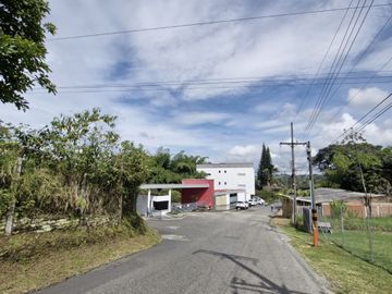 Hermosa casa en venta al norte de Armenia