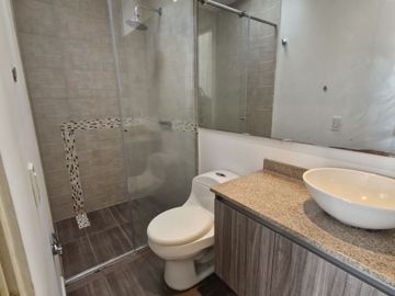 Hermosa casa en venta al norte de Armenia