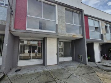 Hermosa casa en venta al norte de Armenia