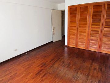 Oportunidad En El Corazón De Miraflores – Ideal Para Inversión O Remodelación