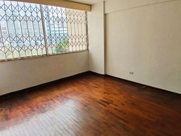 Oportunidad En El Corazón De Miraflores – Ideal Para Inversión O Remodelación