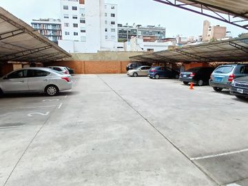 Oportunidad En El Corazón De Miraflores – Ideal Para Inversión O Remodelación