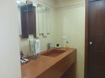 DEPARTAMENTO EN VENTA CON VISTA SECTOR MASTODONTES NORTE QUITO