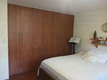DEPARTAMENTO EN VENTA CON VISTA SECTOR MASTODONTES NORTE QUITO