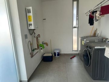 VENTA-HERMOSA CASA EN RANCHO SAN JUAN, ZONA ESMERALDA, ATIZAPAN, EDO.MEX