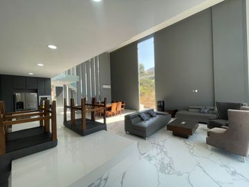 VENTA-HERMOSA CASA EN RANCHO SAN JUAN, ZONA ESMERALDA, ATIZAPAN, EDO.MEX