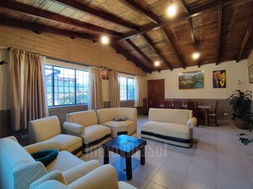 CASA DE VENTA CON TERRENO EN GUAYLLABAMBA QUITO - ECUADOR