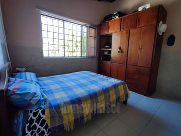 CASA DE VENTA CON TERRENO EN GUAYLLABAMBA QUITO - ECUADOR