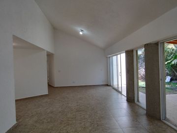 Casa en venta  de 4 recámaras en condominio horizontal en Cuernavaca, Colinas de Santa Fe