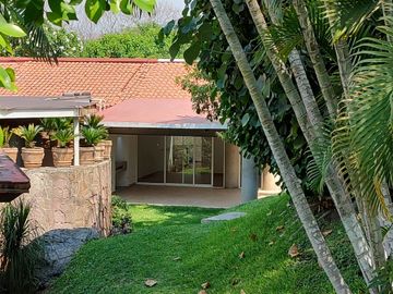 Casa en venta  de 4 recámaras en condominio horizontal en Cuernavaca, Colinas de Santa Fe