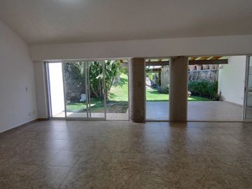 Casa en venta  de 4 recámaras en condominio horizontal en Cuernavaca, Colinas de Santa Fe