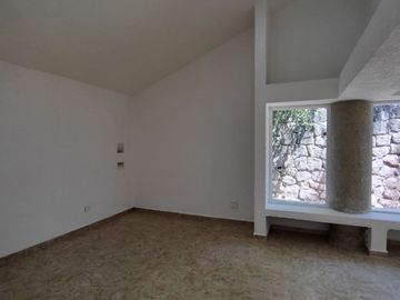 Casa en venta  de 4 recámaras en condominio horizontal en Cuernavaca, Colinas de Santa Fe