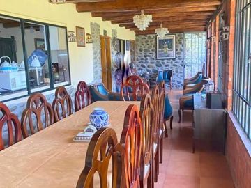 Oportunidad excelente propiedad en venta con 10.000m2 de terreno, en Gualaceo sector Cértag