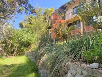 Oportunidad excelente propiedad en venta con 10.000m2 de terreno, en Gualaceo sector Cértag