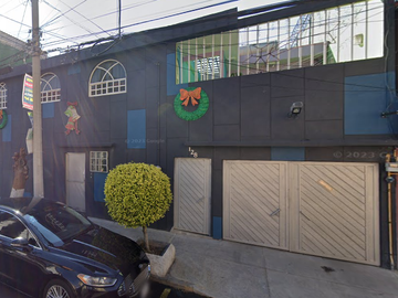 Casa en Venta. Independencia, Benito Juárez, Ciudad de México. Remate Hipotecario.
