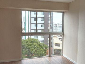 Vendo Departamento 3 Dormitorios en Pueblo Libre Vista a la Calle