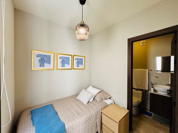 Se Vende Casa en Vela Sur Corregidora Qro, con cuarto de servicio