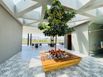 Se Vende Casa en Vela Sur Corregidora Qro, con cuarto de servicio