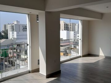TRIPLEX FRENTE A PARQUE