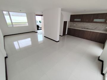 🏠 CASA ESQUINERA 2 PLANTAS 3 DORMITORIOS CON TERRAZA -  $78,000.oo (Marianitas de Calderón)
