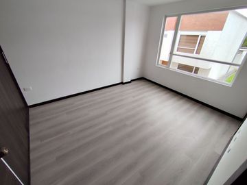 🏠 CASA ESQUINERA 2 PLANTAS 3 DORMITORIOS CON TERRAZA -  $78,000.oo (Marianitas de Calderón)