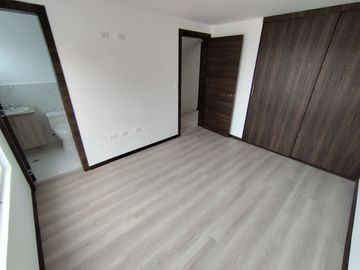 🏠 CASA ESQUINERA 2 PLANTAS 3 DORMITORIOS CON TERRAZA -  $78,000.oo (Marianitas de Calderón)