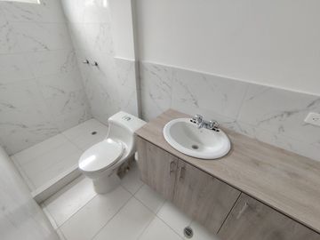 🏠 CASA ESQUINERA 2 PLANTAS 3 DORMITORIOS CON TERRAZA -  $78,000.oo (Marianitas de Calderón)