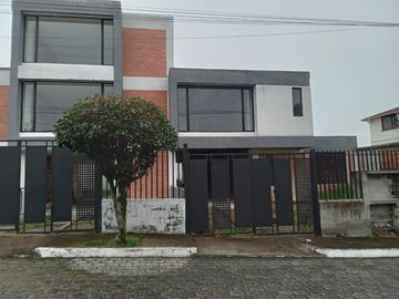 Vendo Casa Por estrenar, sector El Colibri.